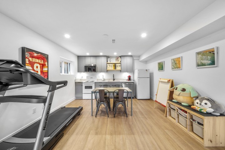Photo 23 at 4921 Chester Street, Fraser VE, Vancouver East