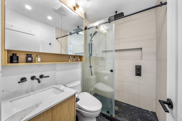 Photo 16 at 4921 Chester Street, Fraser VE, Vancouver East