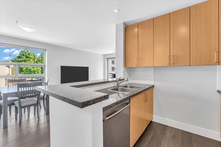 Photo 13 at 302 - 2680 Arbutus Street, Kitsilano, Vancouver West