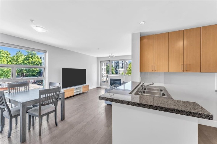 Photo 1 at 302 - 2680 Arbutus Street, Kitsilano, Vancouver West