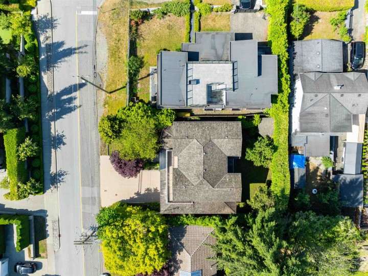 Photo 2 at 1450 25th Street, Dundarave, West Vancouver