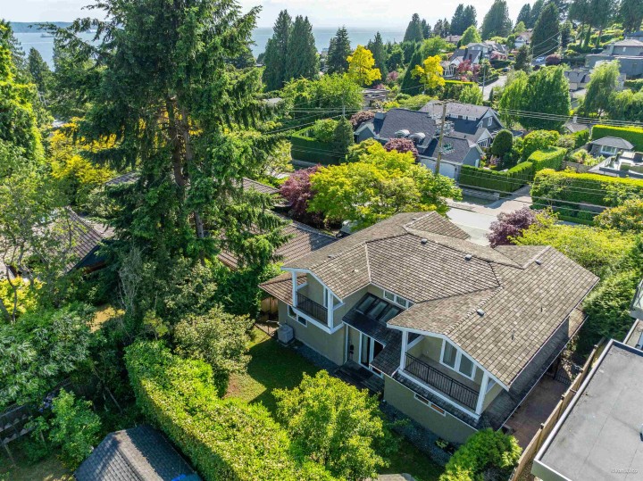 Photo 3 at 1450 25th Street, Dundarave, West Vancouver