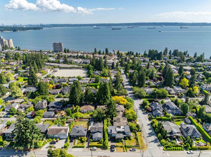 Photo 40 at 1450 25th Street, Dundarave, West Vancouver