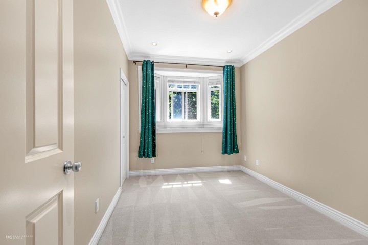 Photo 10 at 295 W 63rd Avenue, Marpole, Vancouver West