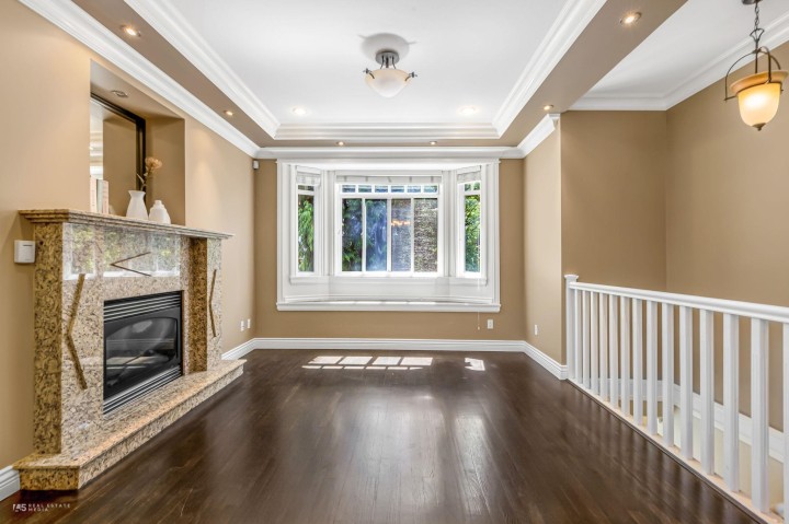 Photo 4 at 295 W 63rd Avenue, Marpole, Vancouver West