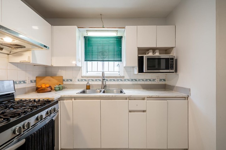 Photo 6 at 1407 E 12th Avenue, Grandview Woodland, Vancouver East