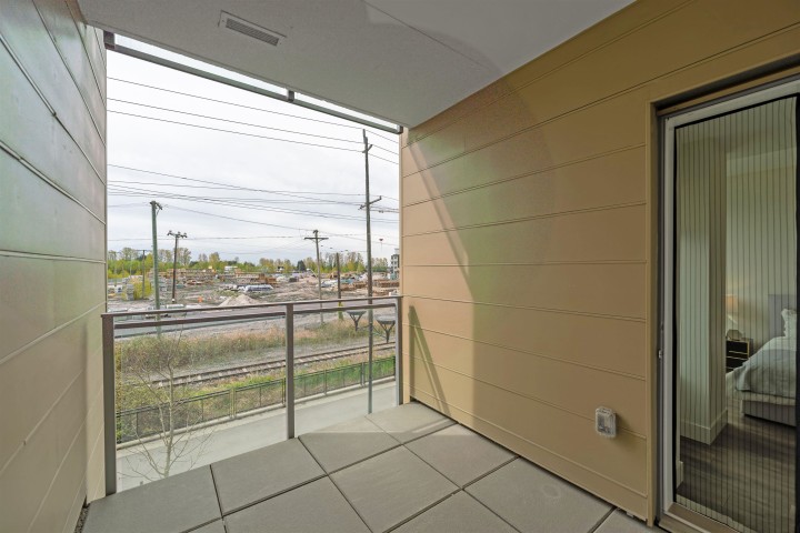 Photo 11 at 1 - 8599 River District Crossing, South Marine, Vancouver East