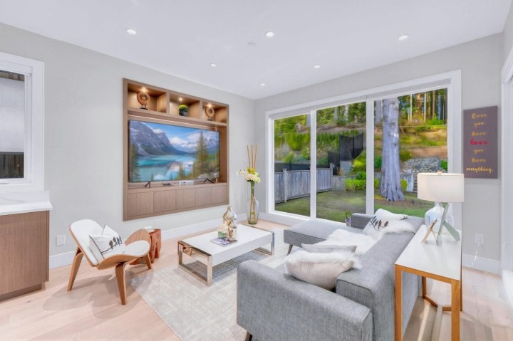 Photo 5 at 31 Glenmore Drive, Glenmore, West Vancouver