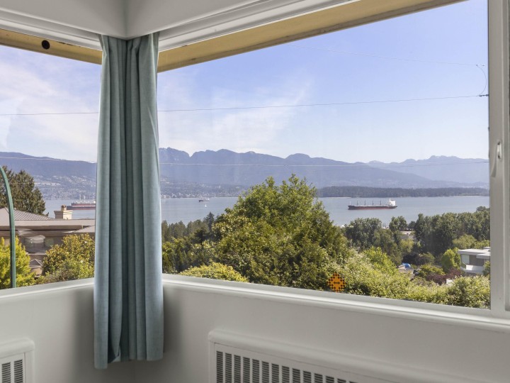 Photo 3 at 4514 Bellevue Drive, Point Grey, Vancouver West