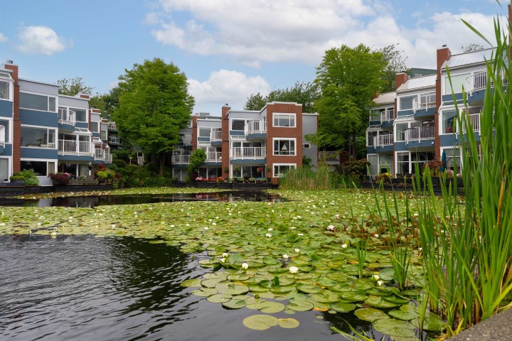 Photo 1 at 1596 Island Park Walk, False Creek, Vancouver West
