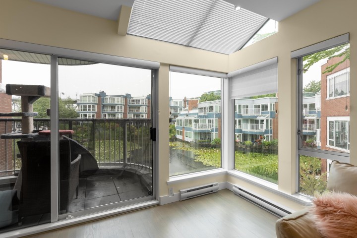 Photo 10 at 1596 Island Park Walk, False Creek, Vancouver West