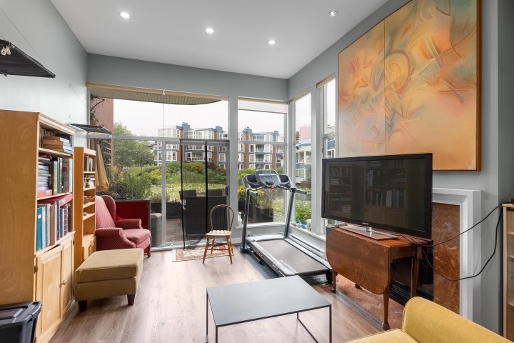 Photo 18 at 1596 Island Park Walk, False Creek, Vancouver West