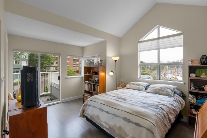 Photo 11 at 1596 Island Park Walk, False Creek, Vancouver West