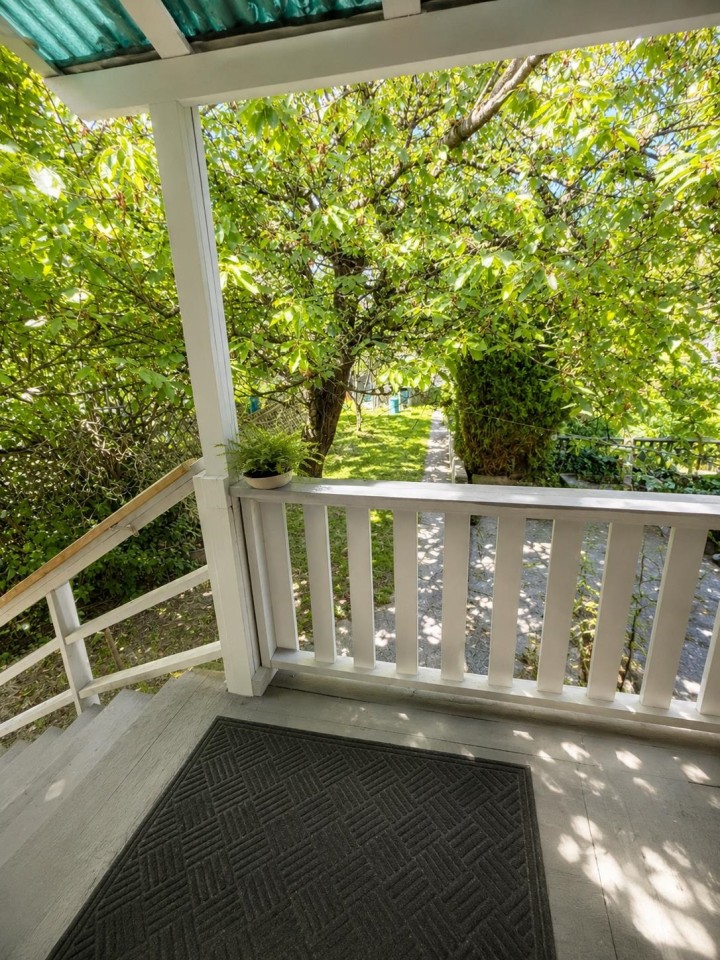 Photo 9 at 3141 E Broadway, Renfrew VE, Vancouver East