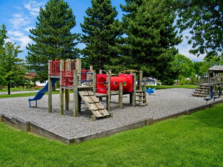 Photo 11 at 3141 E Broadway, Renfrew VE, Vancouver East