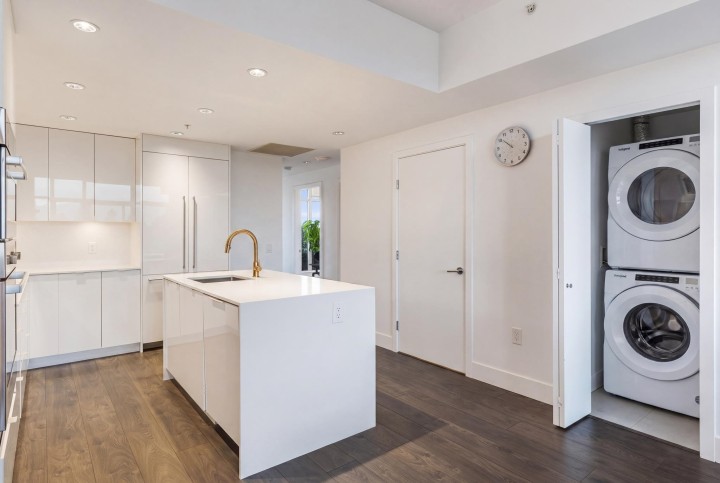 Photo 12 at 608 - 2435 Kingsway, Collingwood VE, Vancouver East