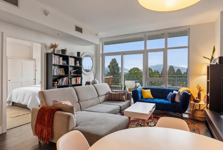 Photo 7 at 608 - 2435 Kingsway, Collingwood VE, Vancouver East