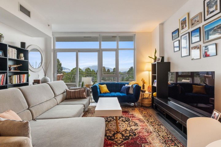 Photo 4 at 608 - 2435 Kingsway, Collingwood VE, Vancouver East