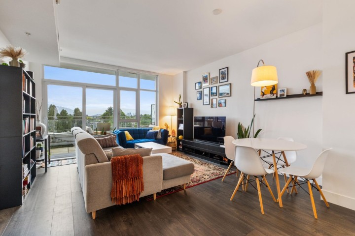 Photo 8 at 608 - 2435 Kingsway, Collingwood VE, Vancouver East