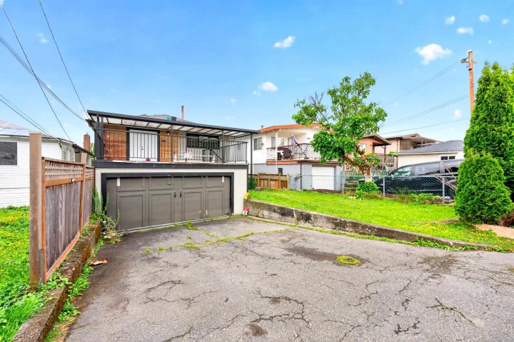 Photo 6 at 2532 E 24th Avenue, Renfrew Heights, Vancouver East