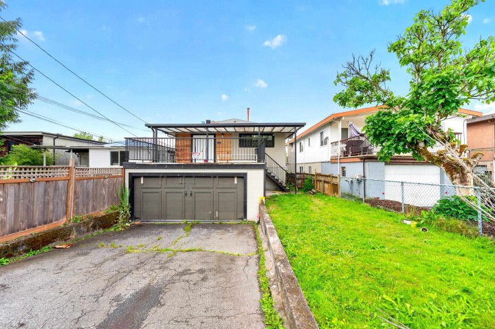 Photo 7 at 2532 E 24th Avenue, Renfrew Heights, Vancouver East