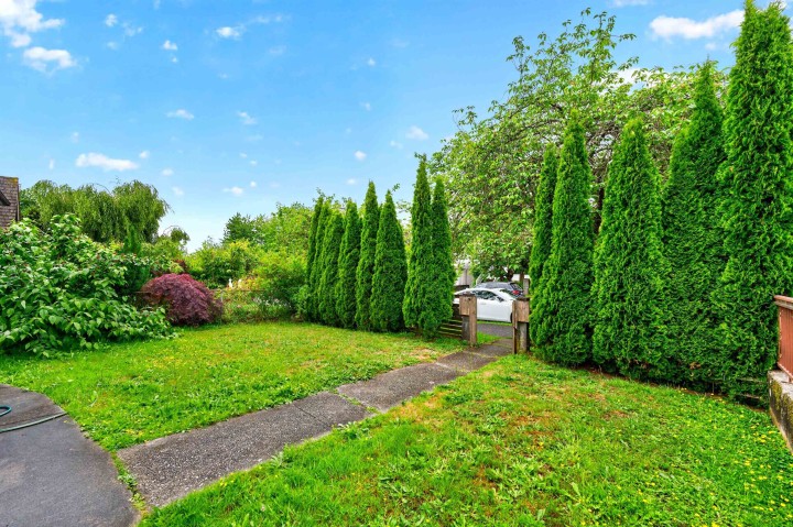 Photo 3 at 2532 E 24th Avenue, Renfrew Heights, Vancouver East