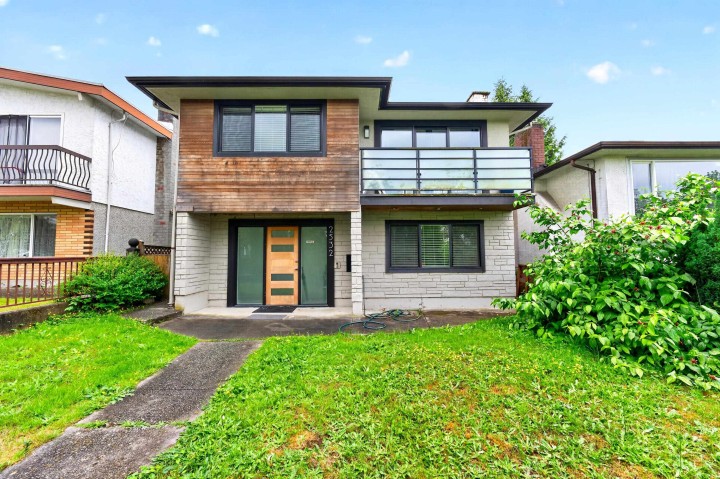 Photo 1 at 2532 E 24th Avenue, Renfrew Heights, Vancouver East