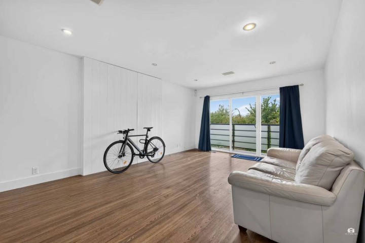Photo 9 at 2532 E 24th Avenue, Renfrew Heights, Vancouver East
