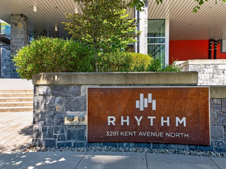 Photo 3 at 305 - 3281 E Kent Avenue North, South Marine, Vancouver East