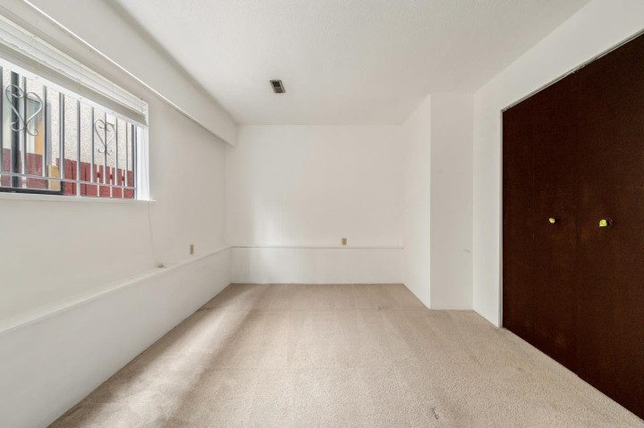 Photo 2 at 2539 E 34th Avenue, Collingwood VE, Vancouver East
