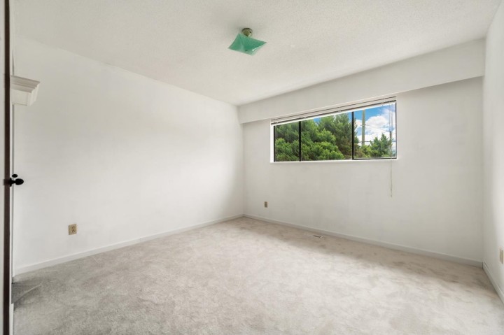 Photo 12 at 2539 E 34th Avenue, Collingwood VE, Vancouver East