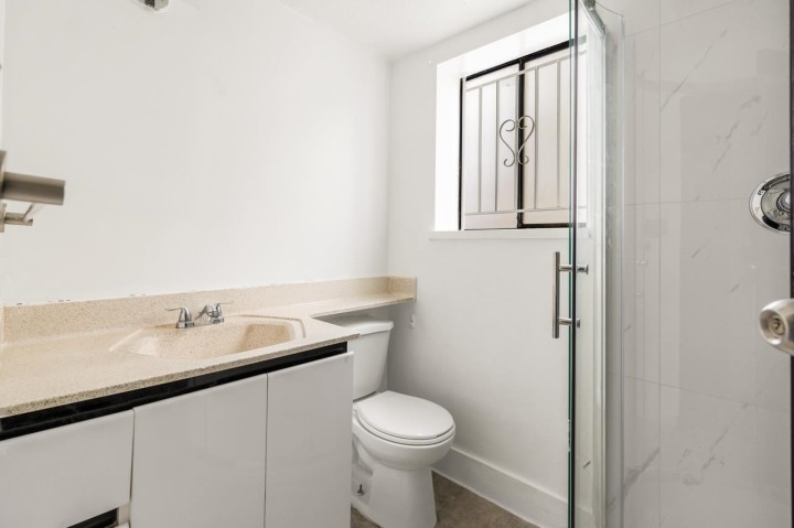 Photo 4 at 2539 E 34th Avenue, Collingwood VE, Vancouver East