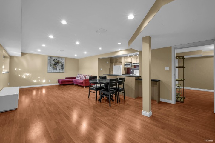 Photo 17 at 310 Macbeth Crescent, Cedardale, West Vancouver