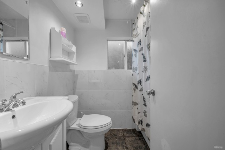 Photo 21 at 310 Macbeth Crescent, Cedardale, West Vancouver