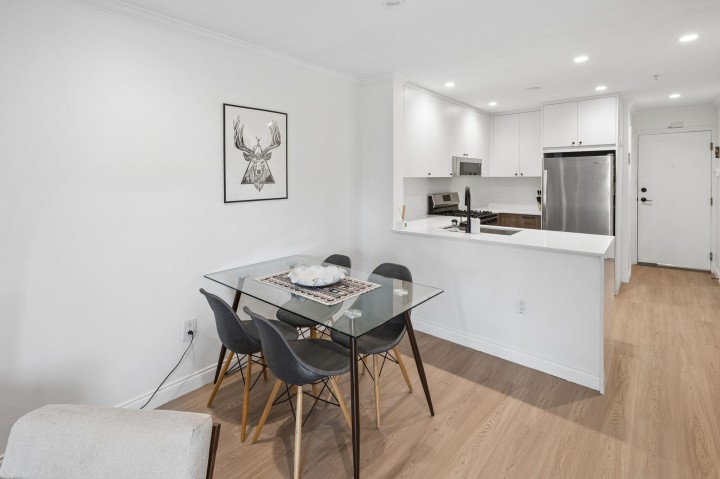 Photo 6 at 305 - 688 E 16th Avenue, Fraser VE, Vancouver East