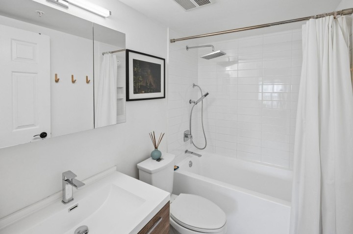 Photo 17 at 305 - 688 E 16th Avenue, Fraser VE, Vancouver East