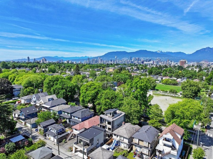 Photo 33 at 2 - 364 E 23rd Avenue, Main, Vancouver East
