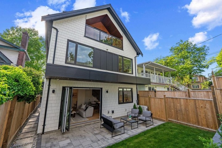 Photo 2 at 2 - 6318 Sophia Street, Main, Vancouver East