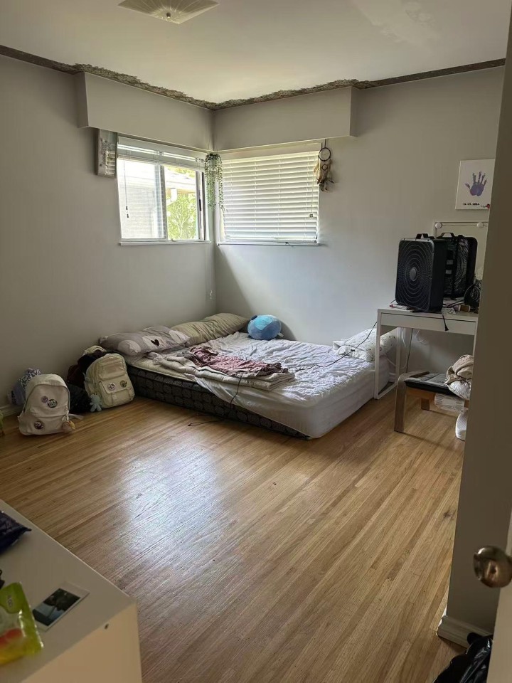 Photo 3 at 1380 E 54th Avenue, South Vancouver, Vancouver East