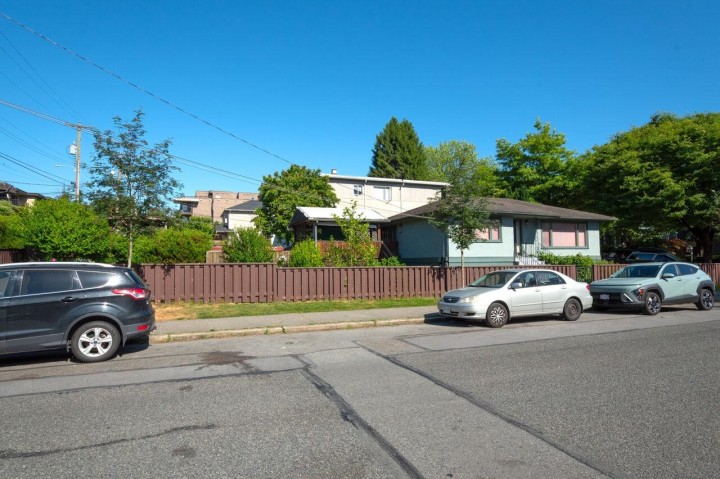 Photo 6 at 106 N Templeton Drive, Hastings, Vancouver East