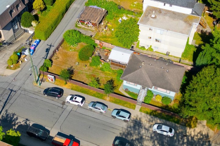 Photo 3 at 106 N Templeton Drive, Hastings, Vancouver East