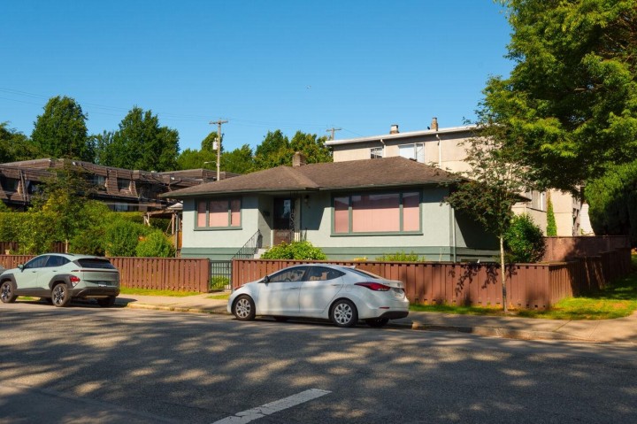 Photo 9 at 106 N Templeton Drive, Hastings, Vancouver East