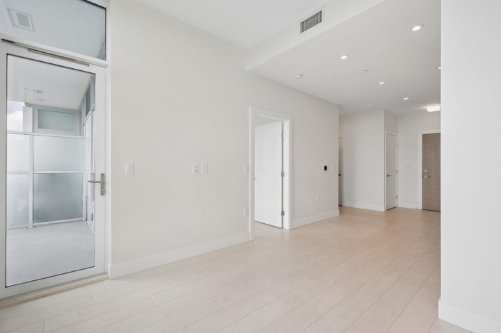 Photo 6 at 2304 - 3438 Sawmill Crescent, South Marine, Vancouver East