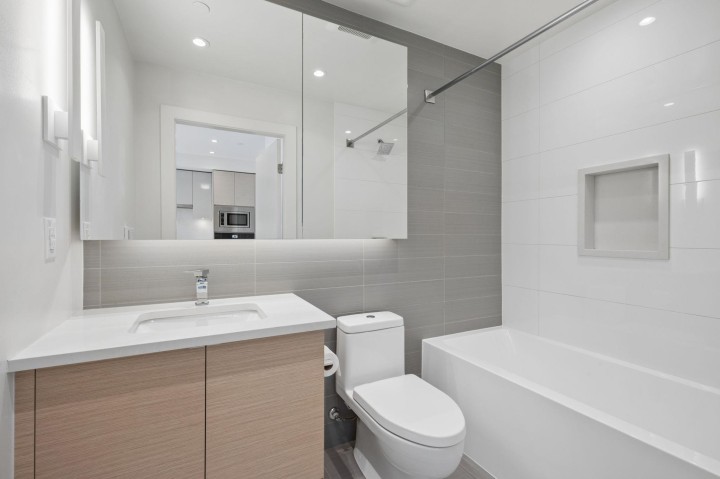 Photo 13 at 2304 - 3438 Sawmill Crescent, South Marine, Vancouver East