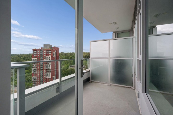 Photo 7 at 2304 - 3438 Sawmill Crescent, South Marine, Vancouver East
