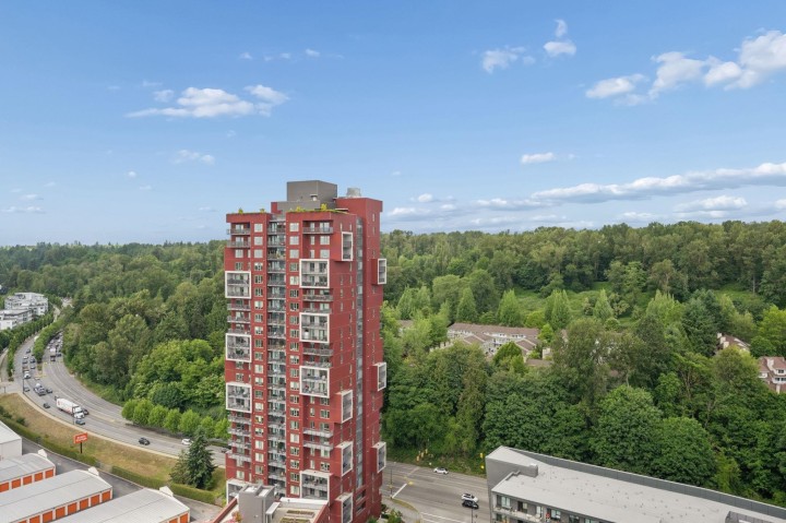 Photo 11 at 2304 - 3438 Sawmill Crescent, South Marine, Vancouver East