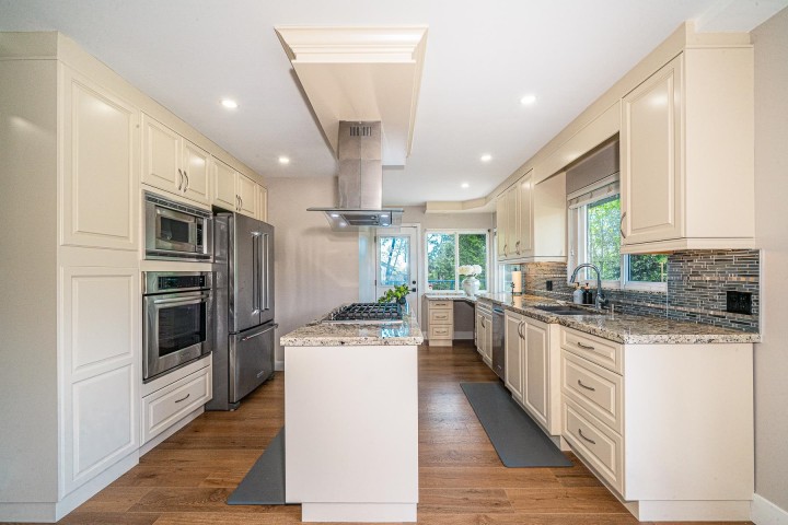 Photo 12 at 880 Jefferson Avenue, Sentinel Hill, West Vancouver