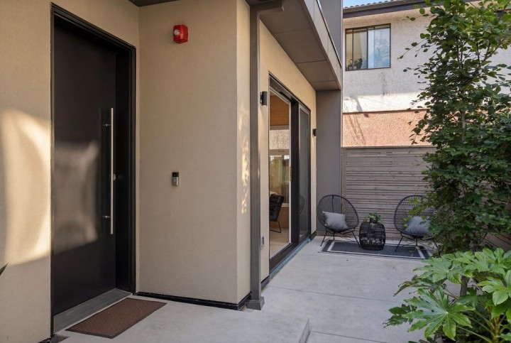 Photo 3 at 366 E 23rd Avenue, Main, Vancouver East