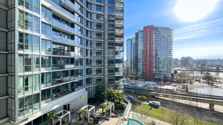 Photo 15 at 805 - 68 Smithe Street, Downtown VW, Vancouver West