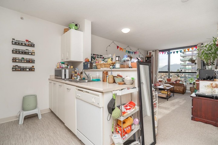 Photo 5 at 906 - 3438 Vanness Avenue, Collingwood VE, Vancouver East